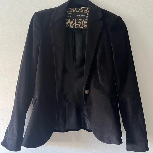Zara Black Velvet Blazer with Leopard Accents - Picture 8 of 8